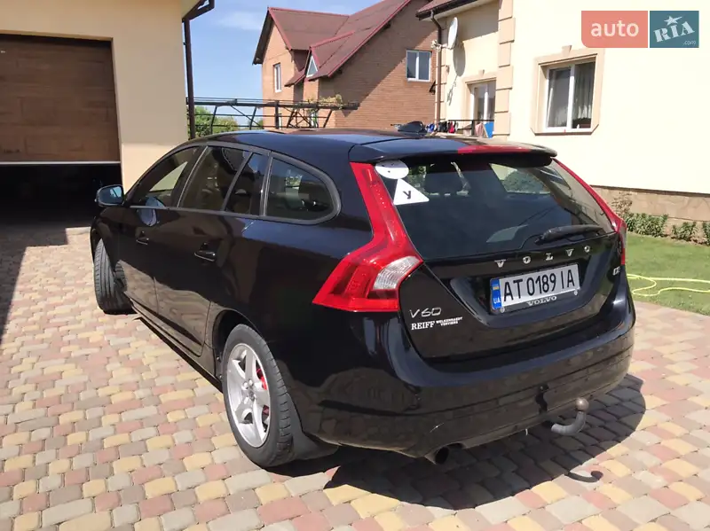 Volvo V60 2017 VIN YV1FW7880H2372273 фото оголошення 4 з 87