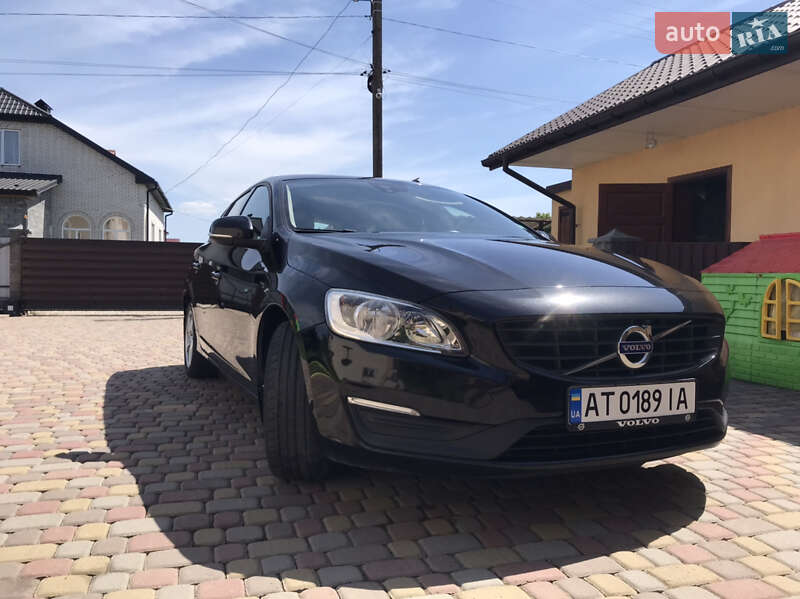 Универсал Volvo V60 2017 в Калуше