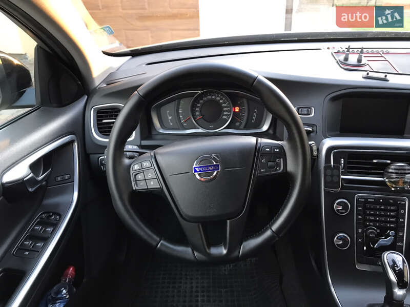 Универсал Volvo V60 2017 в Калуше