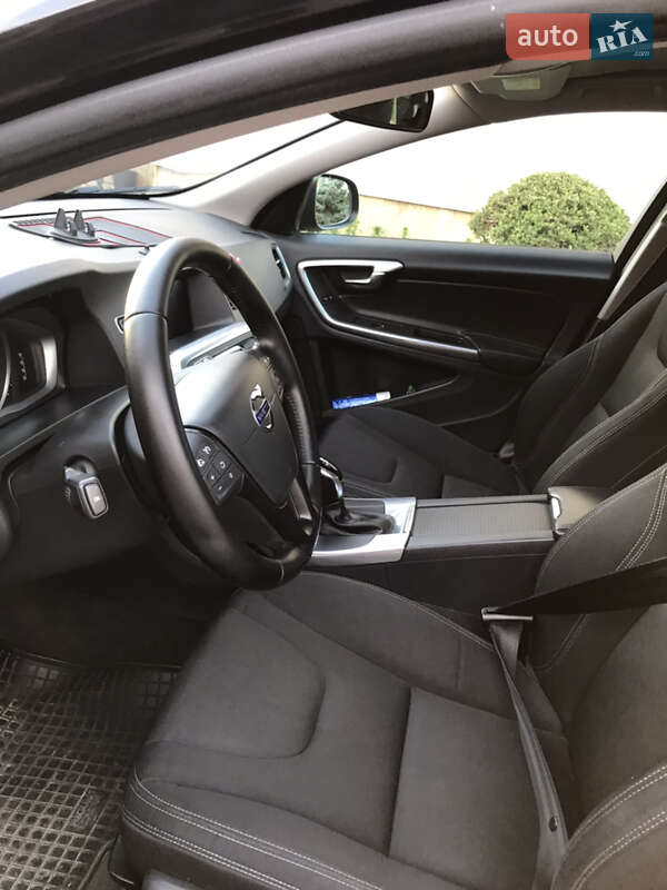 Универсал Volvo V60 2017 в Калуше