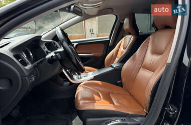 Универсал Volvo V60 2011 в 
