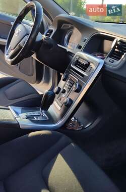 Универсал Volvo V60 2011 в 