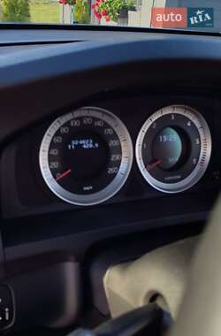 Универсал Volvo V60 2011 в 