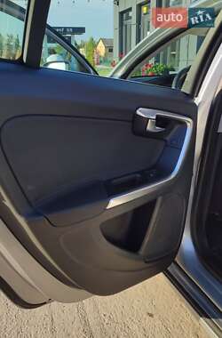 Универсал Volvo V60 2011 в 