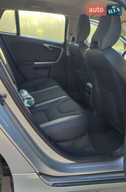 Универсал Volvo V60 2011 в 