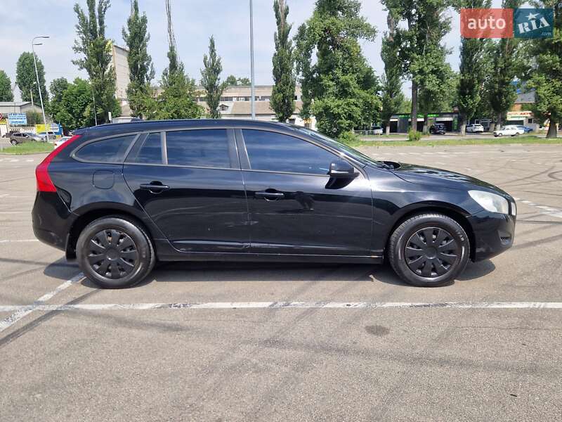 Универсал Volvo V60 2012 в Киеве