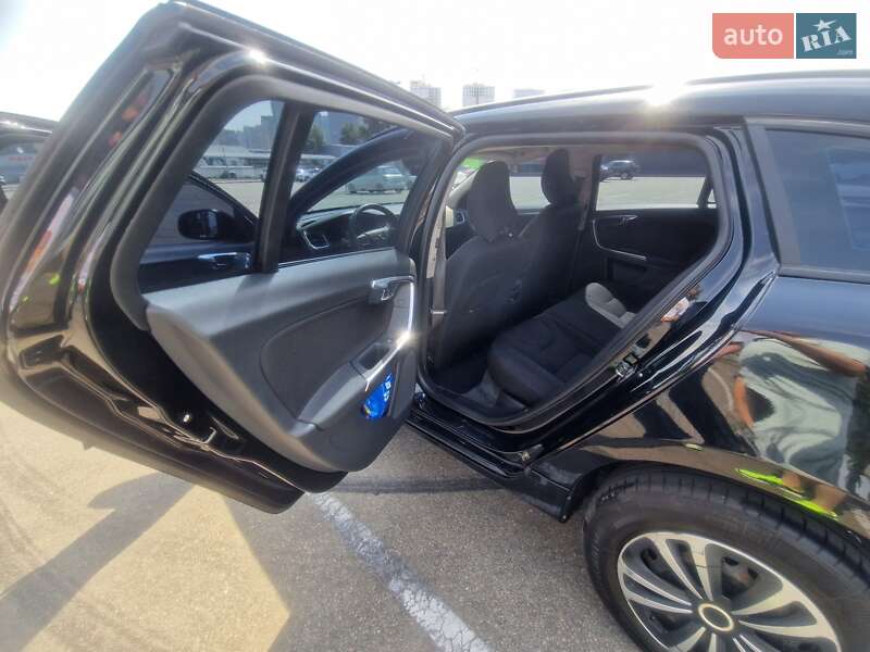 Универсал Volvo V60 2012 в Киеве