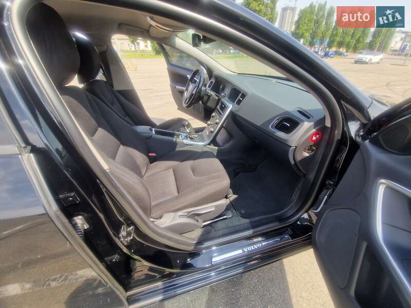 Универсал Volvo V60 2012 в Киеве