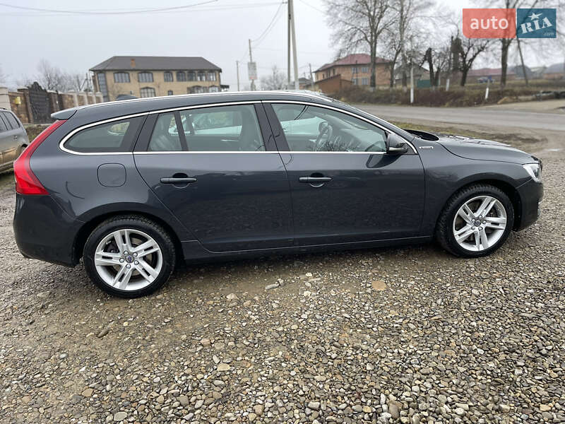 Универсал Volvo V60 2015 в Черновцах фото 13 Универсал Volvo V60 2015 в Черновцах