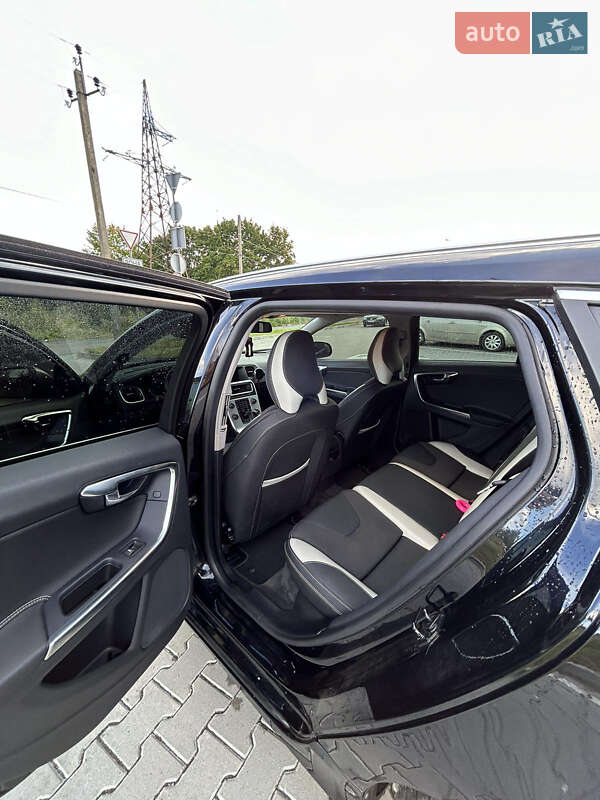 Универсал Volvo V60 2011 в Старом Самборе