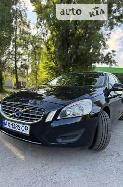 Универсал Volvo V60 2012 в Киеве