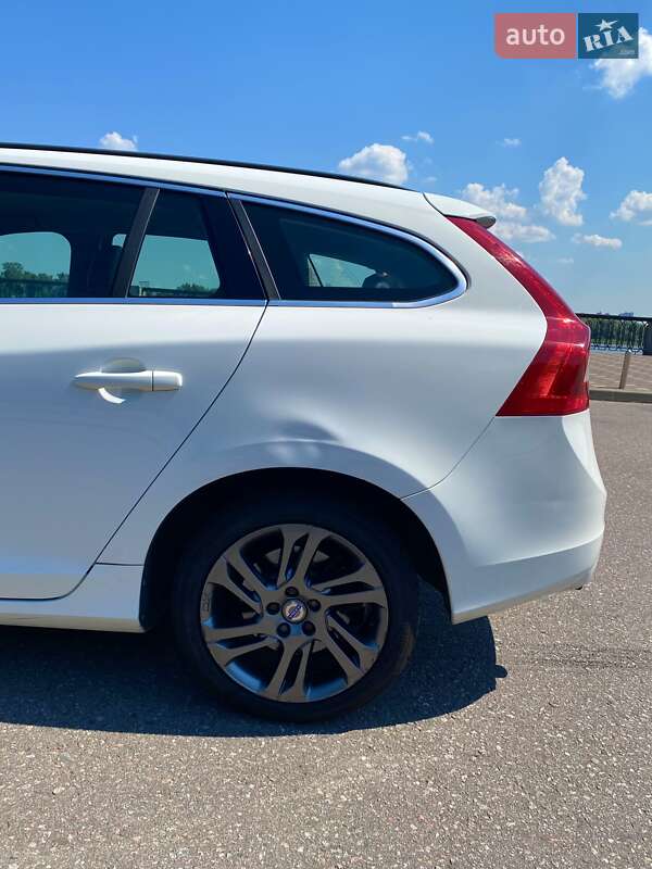 Универсал Volvo V60 2014 в Киеве фото 7 Универсал Volvo V60 2014 в Киеве