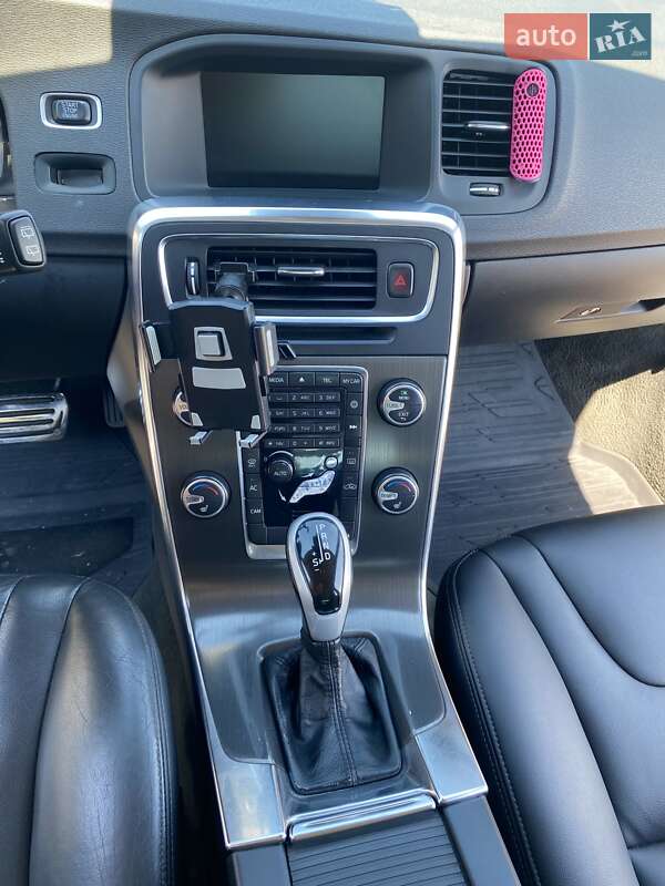 Универсал Volvo V60 2014 в Киеве фото 12 Универсал Volvo V60 2014 в Киеве