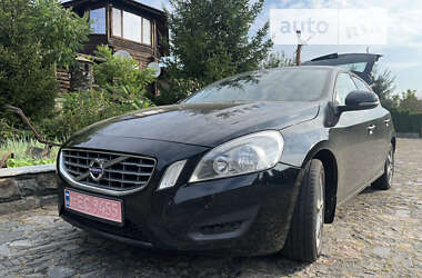 Універсал Volvo V60 2012 в Охтирці