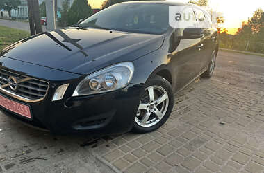 Универсал Volvo V60 2012 в Ахтырке