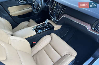 Универсал Volvo V60 2020 в 