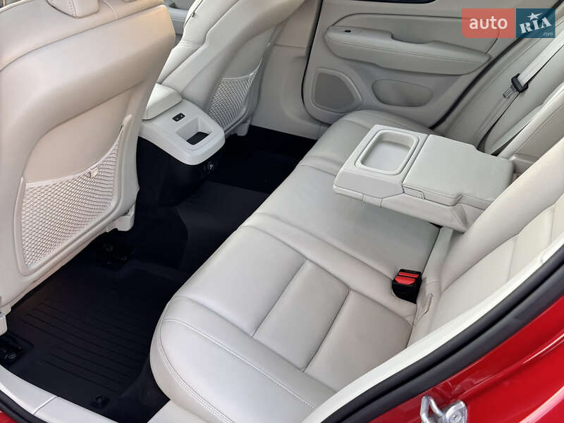 Универсал Volvo V60 2018 в Львове