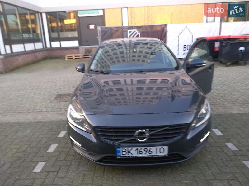 Volvo V60 2017