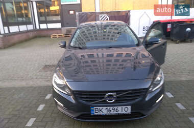 Универсал Volvo V60 2017 в 