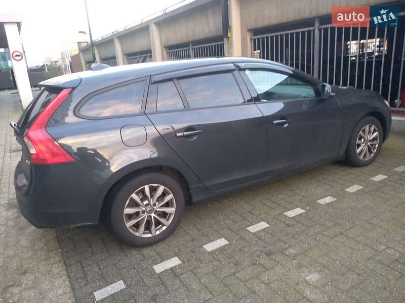 Универсал Volvo V60 2017 в Ровно фото 4 Универсал Volvo V60 2017 в Ровно