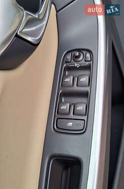 Универсал Volvo V60 2012 в 