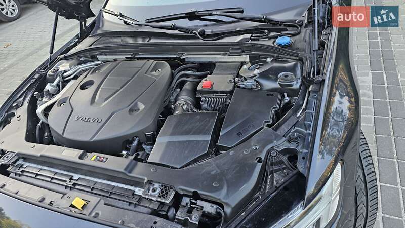 Универсал Volvo V60 2019 в Киеве