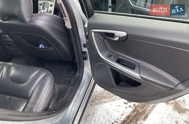 Универсал Volvo V60 2013 в 