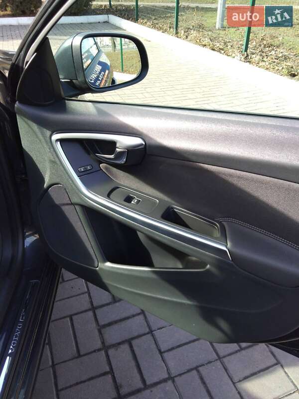 Универсал Volvo V60 2013 в Киеве фото 11 Универсал Volvo V60 2013 в Киеве