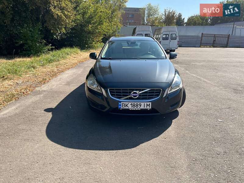 Универсал Volvo V60 2010 в 