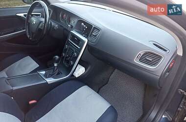 Универсал Volvo V60 2012 в 