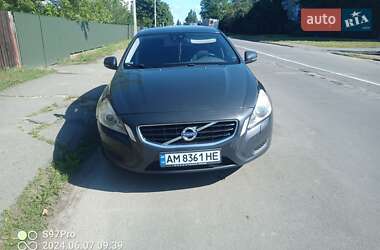 Универсал Volvo V60 2011 в 