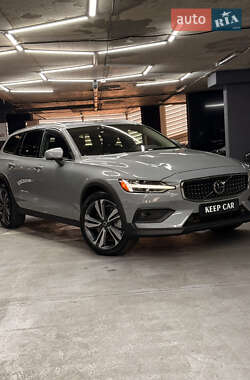 Універсал Volvo V60 2023 в Одесі