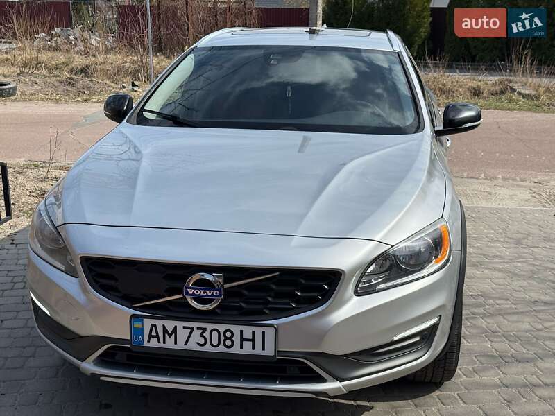 Volvo V60 2015