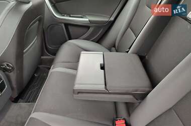 Универсал Volvo V60 2014 в 