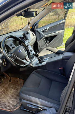 Универсал Volvo V60 2011 в 