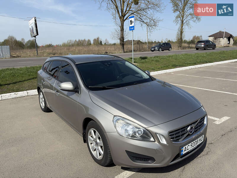 Универсал Volvo V60 2011 в Луцке