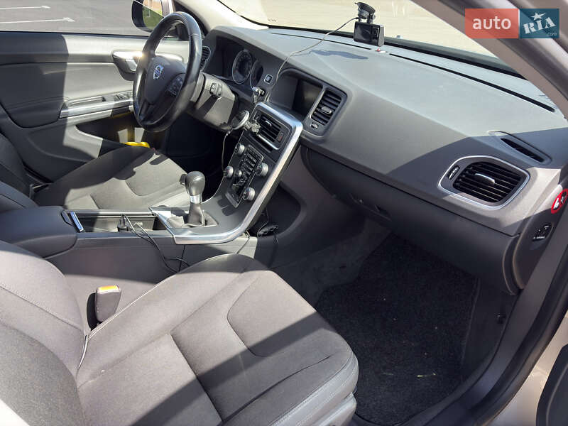 Универсал Volvo V60 2011 в Луцке