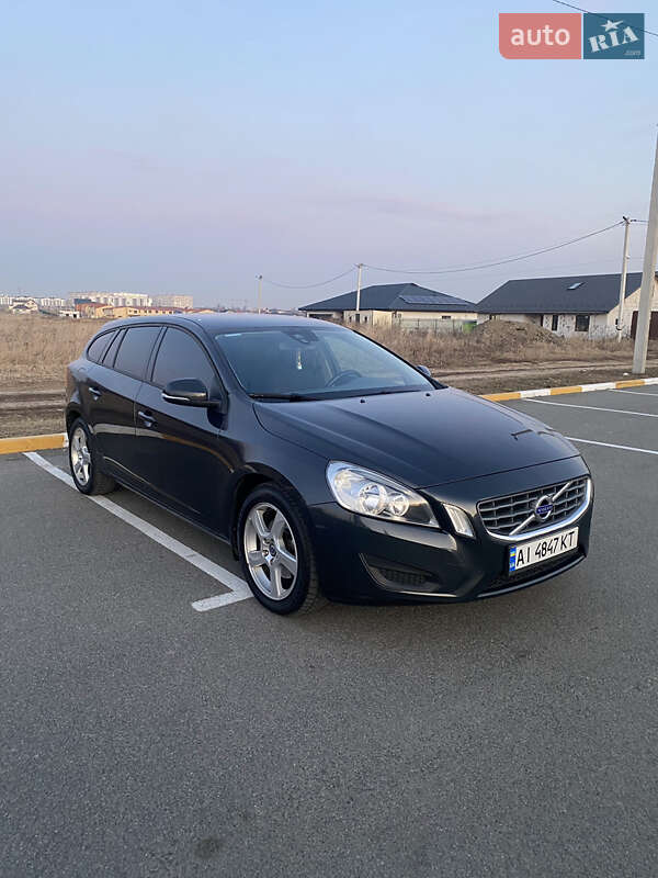 Универсал Volvo V60 2011 в 