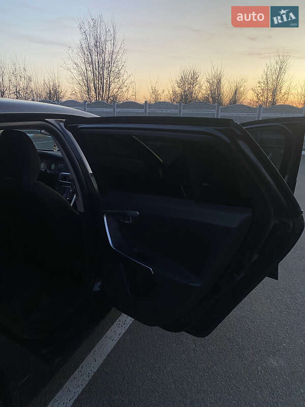 Універсал Volvo V60 2011 в Києві