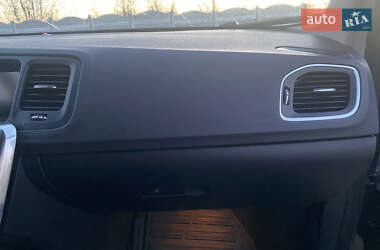 Универсал Volvo V60 2011 в 