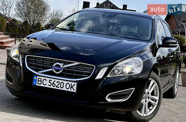 Универсал Volvo V60 2010 в 