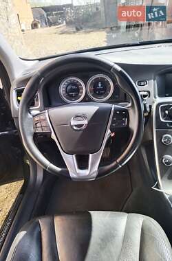 Универсал Volvo V60 2012 в 