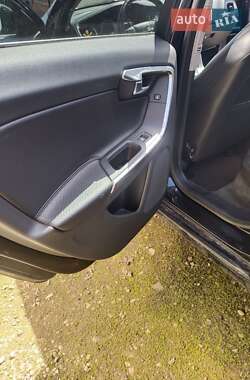 Универсал Volvo V60 2012 в 