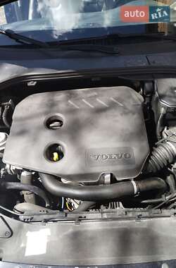 Универсал Volvo V60 2012 в 
