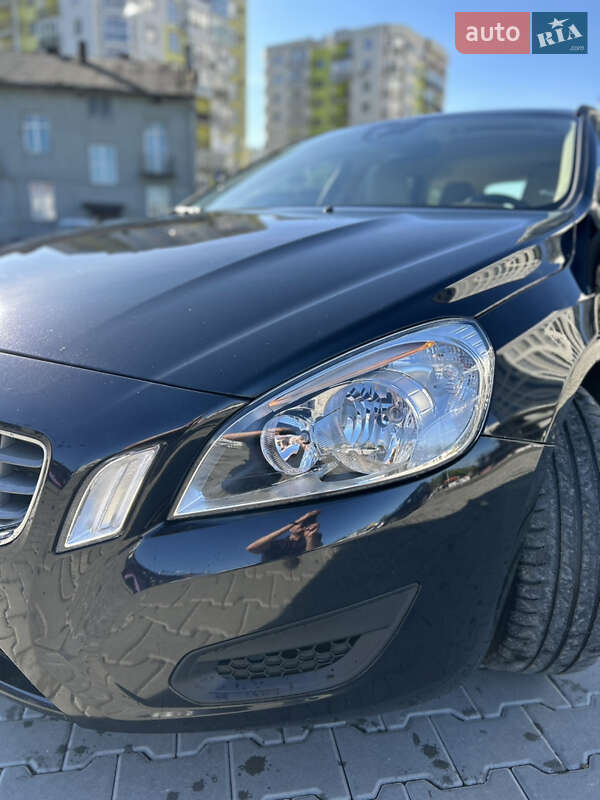 Универсал Volvo V60 2012 в Львове