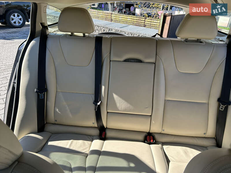 Универсал Volvo V60 2012 в Львове