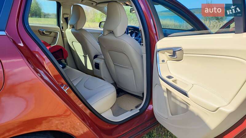 Универсал Volvo V60 2013 в Одессе