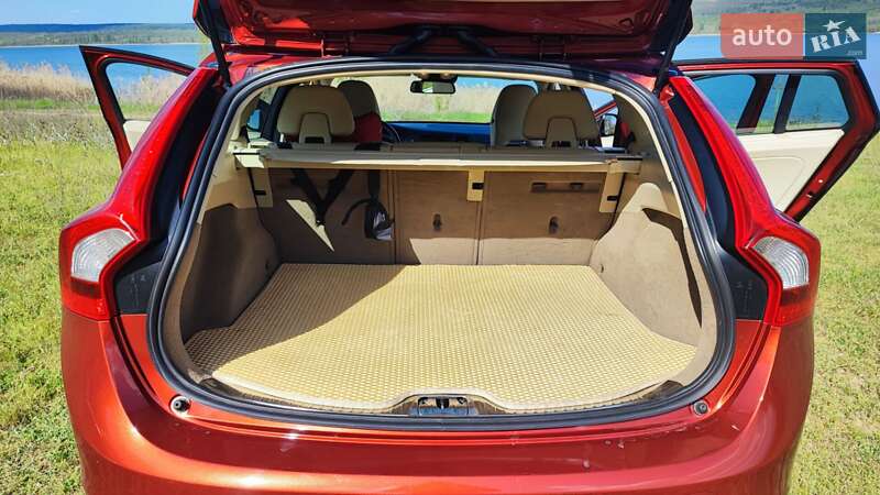 Универсал Volvo V60 2013 в Одессе