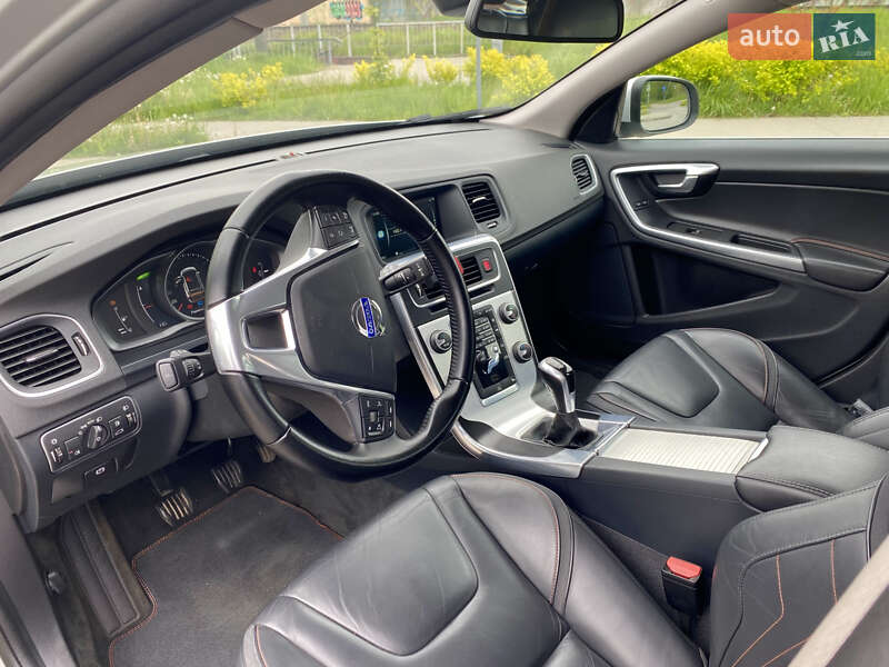 Универсал Volvo V60 2016 в Львове фото 24 Универсал Volvo V60 2016 в Львове