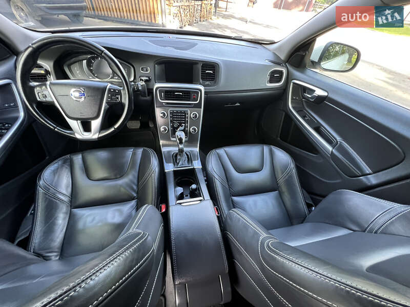 Універсал Volvo V60 2015 в Луцьку